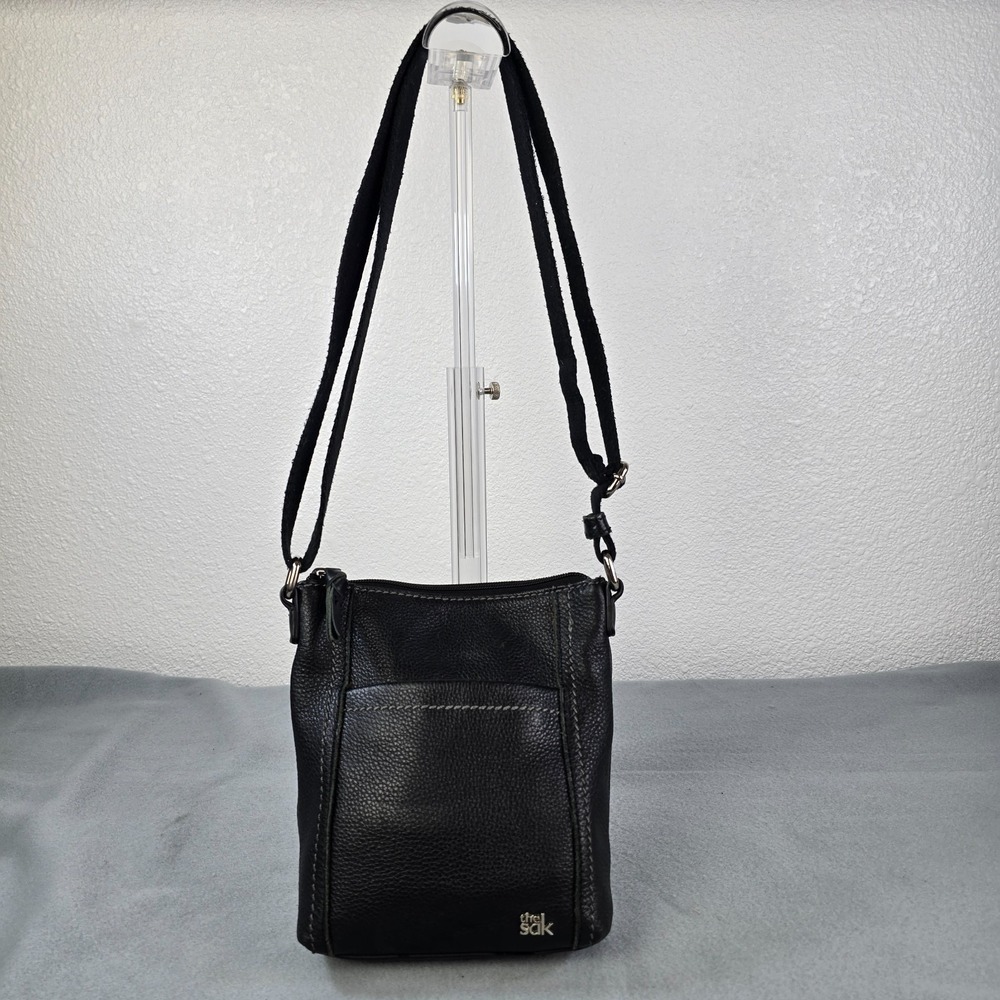 The Sak Crossbody Bag Women Black Pebbled Leather Inner Pockets Adjustable Strap